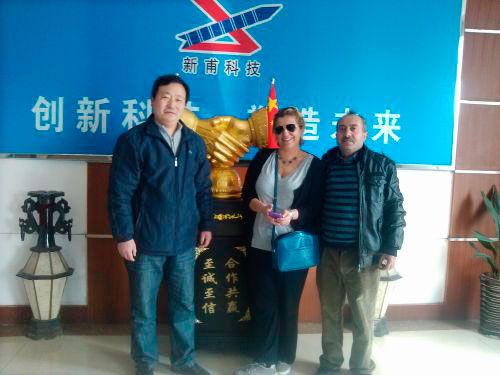 巴西客商來我司訂購(gòu)塑機(jī)